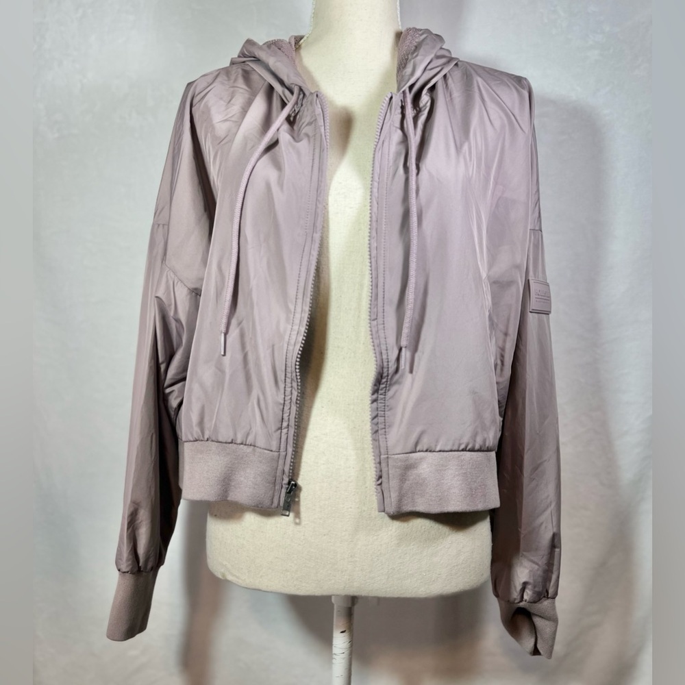 Hollister NWT Crop Windbreaker Jacket Women’s Size Large Light Purple - Picture 3 of 10